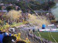 Foto: Barra: Alta Tensión Sur • Club: Atlético Huila