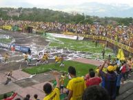 Foto: Barra: Alta Tensión Sur • Club: Atlético Huila