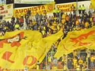 Foto: "TELONES EN AMBATO" Barra: Armagedón • Club: Aucas