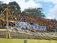 Foto: Barra: Avalancha Sur • Club: Deportivo Táchira • País: Venezuela