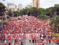 Foto: Barra: Baron Rojo Sur • Club: América de Cáli