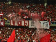 Foto: Barra: Baron Rojo Sur • Club: América de Cáli