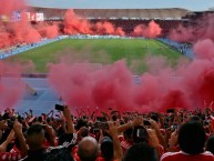 Foto: Barra: Baron Rojo Sur • Club: América de Cáli