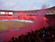 Foto: Barra: Baron Rojo Sur • Club: América de Cáli