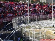 Foto: Barra: Baron Rojo Sur • Club: América de Cáli