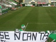 Foto: "Se não canta, pq veio?" Barra: Barra da Chape • Club: Chapecoense