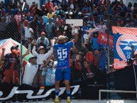 Foto: "Jugador Bazurto, celebrando con la Barra de la Campana Olmedo de Riobamba " Barra: Barra de La Campana • Club: Olmedo