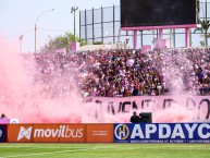 Foto: Barra: Barra Popular Juventud Rosada • Club: Sport Boys • País: Peru