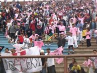 Foto: Barra: Barra Popular Juventud Rosada • Club: Sport Boys • País: Peru