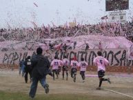 Foto: Barra: Barra Popular Juventud Rosada • Club: Sport Boys