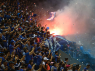 Foto: "Explosión Azul" Barra: Boca del Pozo • Club: Emelec