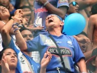 Foto: "Abuelita" Barra: Boca del Pozo • Club: Emelec