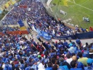 Foto: "Locales en Quito" Barra: Boca del Pozo • Club: Emelec • País: Ecuador