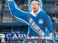 Foto: "homenaje al histórico hincha Eduardo “Che” Pérez del la Barra Azul" Barra: Boca del Pozo &bull; Club: Emelec &bull; País: Ecuador