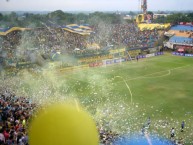 Foto: Barra: Chancholigans • Club: Sportivo Luqueño