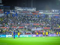 Foto: "en Quito" Barra: Comando SVR &bull; Club: Alianza Lima