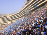 Foto: Barra: Comando SVR • Club: Alianza Lima