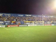 Foto: "En Argentina" Barra: Comandos Azules • Club: Millonarios • País: Colombia