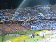 Foto: "Copando el Atanasio Girardot en un partido vs Atlético Nacional, 2012" Barra: Comandos Azules &bull; Club: Millonarios
