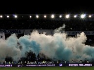 Foto: "Recibimiento" Barra: Comandos Azules • Club: Millonarios