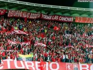 Foto: Barra: Disturbio Rojo Bogotá • Club: América de Cáli