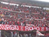 Foto: Barra: Disturbio Rojo Bogotá • Club: América de Cáli • País: Colombia