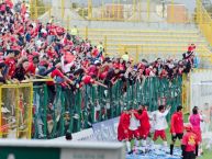 Foto: Barra: Disturbio Rojo Bogotá • Club: América de Cáli