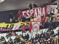 Foto: "DISTURBIO ROJO ESPAÑA EN LONDRES, PARTIDO AMISTOSO CONTRA ESPAÑA 2024" Barra: Disturbio Rojo Bogotá • Club: América de Cáli