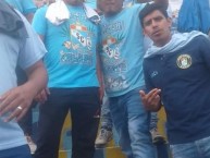 Foto: "El loko poSCitibeichom - vivir por Sporting Crital toda la via ." Barra: Extremo Celeste • Club: Sporting Cristal • País: Peru