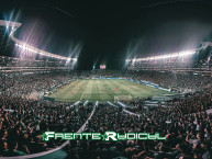 Foto: "NI LA CRISIS DETUVO ESTE AMOR VE" Barra: Frente Radical Verdiblanco &bull; Club: Deportivo Cali &bull; País: Colombia