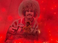 Foto: "Homenaje de la hinchada de Junior a el historico Valderrama" Barra: Frente Rojiblanco Sur &bull; Club: Junior de Barranquilla