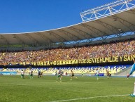 Foto: "El histórico Fernández Vial ascendió a la Segunda División Profesional, en un estadio de Concepción repleto de hinchas aurinegros" Barra: Furia Guerrera • Club: Fernández Vial • País: Chile