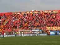 Foto: "El aguante del rojo en las malas" Barra: Fúria Roja &bull; Club: Unión Española