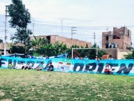 Foto: "Fuerza Oriente" Barra: Fverza Oriente • Club: Sporting Cristal