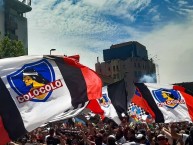 Foto: "Hinchas de Colo Colo en las masivas protestas contra el gobierno" Barra: Garra Blanca • Club: Colo-Colo • País: Chile