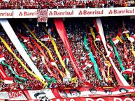 Foto: Barra: Guarda Popular • Club: Internacional