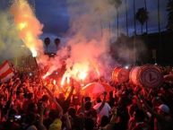 Foto: Barra: Guarda Popular • Club: Internacional