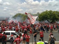 Foto: "Recibiendo el idolo Dalesandro 20/12/2016" Barra: Guarda Popular • Club: Internacional • País: Brasil