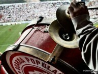 Foto: Barra: Guarda Popular • Club: Internacional