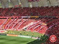 Foto: Barra: Guarda Popular • Club: Internacional