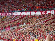 Foto: Barra: Guarda Popular • Club: Internacional