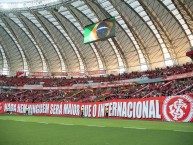 Foto: "NADA NEM NINGUÉM SERÁ MAIOR QUE O INTERNACIONAL" Barra: Guarda Popular &bull; Club: Internacional