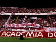 Foto: Barra: Guarda Popular • Club: Internacional