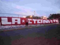 Foto: "LA ETERNA Y FIEL" Barra: Guardia Roja • Club: Tiburones Rojos de Veracruz • País: México