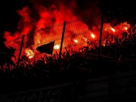 Foto: Barra: Guardia Roja • Club: Tiburones Rojos de Veracruz