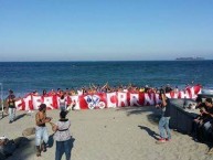 Foto: "47 en la playa" Barra: Guardia Roja • Club: Tiburones Rojos de Veracruz