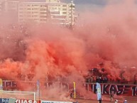 Foto: "Humos en el recibimiento del clásico boliviano" Barra: Gurkas • Club: Jorge Wilstermann