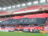 Foto: Barra: Huracan Roji-Negro • Club: Deportivo Lara