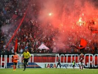 Foto: Barra: Huracan Roji-Negro • Club: Deportivo Lara