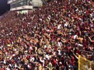 Foto: Barra: La 12 • Club: Alajuelense